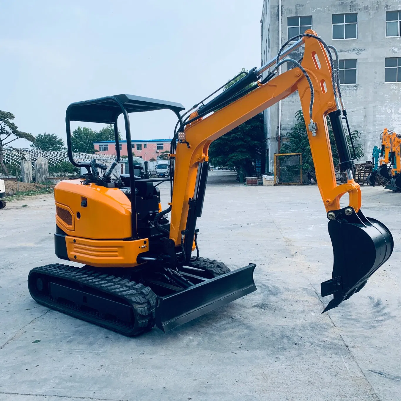 Hx26 Hixen Miniature Backhoe Excavator Mini Hydraulic Crawler Small Size Construction Micro Excavator Cheap Price Zero Tail Swing New Model for Sale