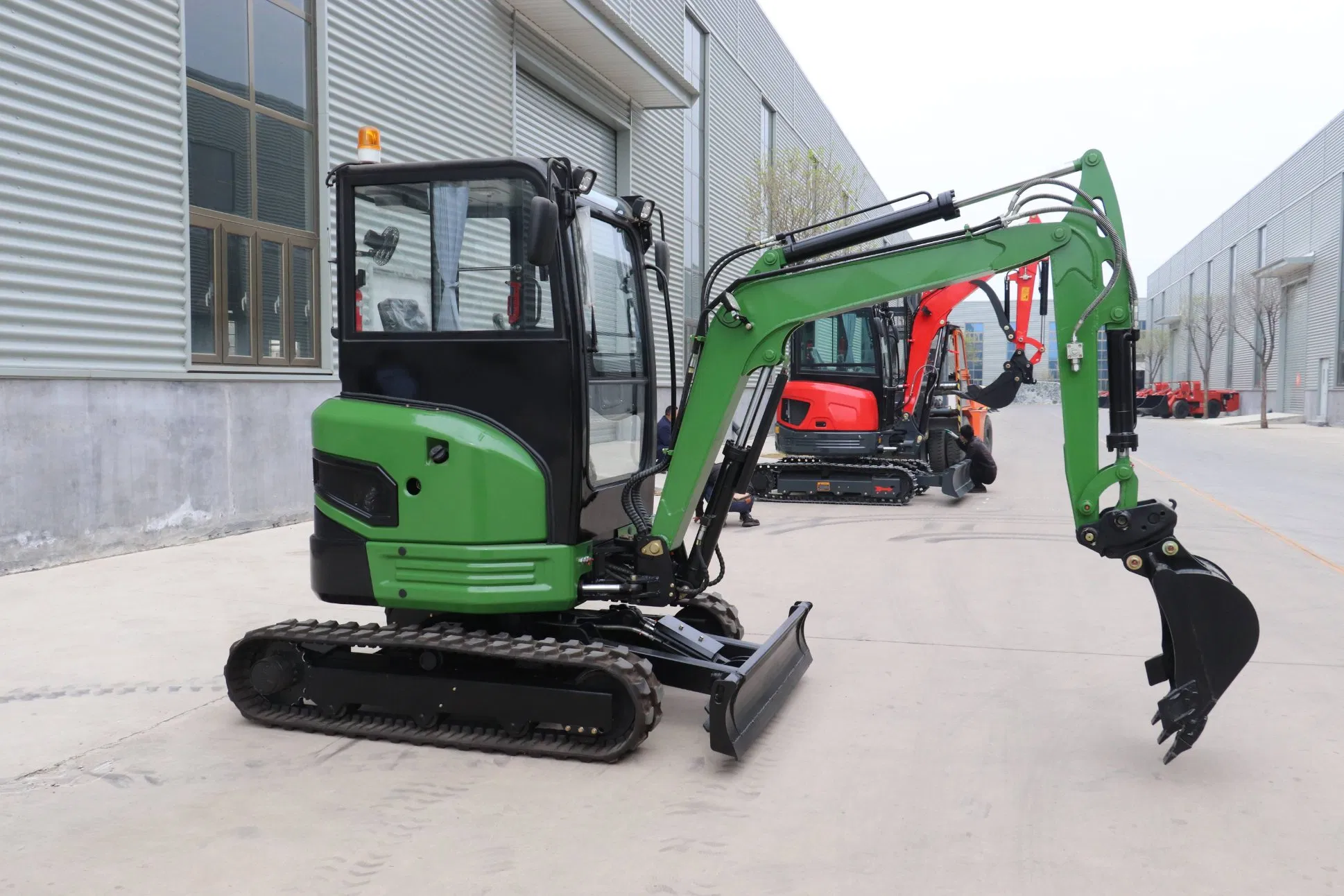 Compact 3 Ton Mini Crawler Excavator - Retractable Tracks for Narrow Spaces, Zero Tail Swing