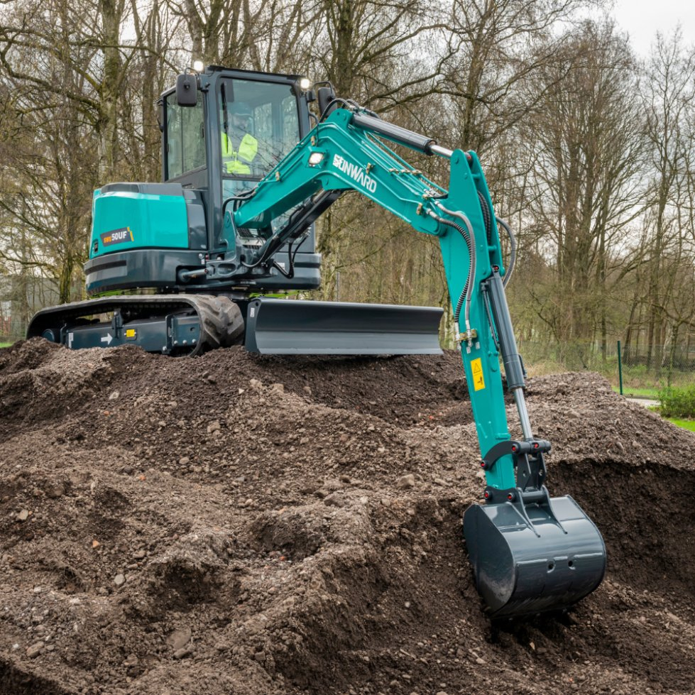 Compact Mini Excavator Swe50UF 5 Ton Zero-Tail Swing Constrained Space D1803-T Engine Bucket Capacity of 0.14 M3 Comfortable Seat 7-Inch Color Touchscreen