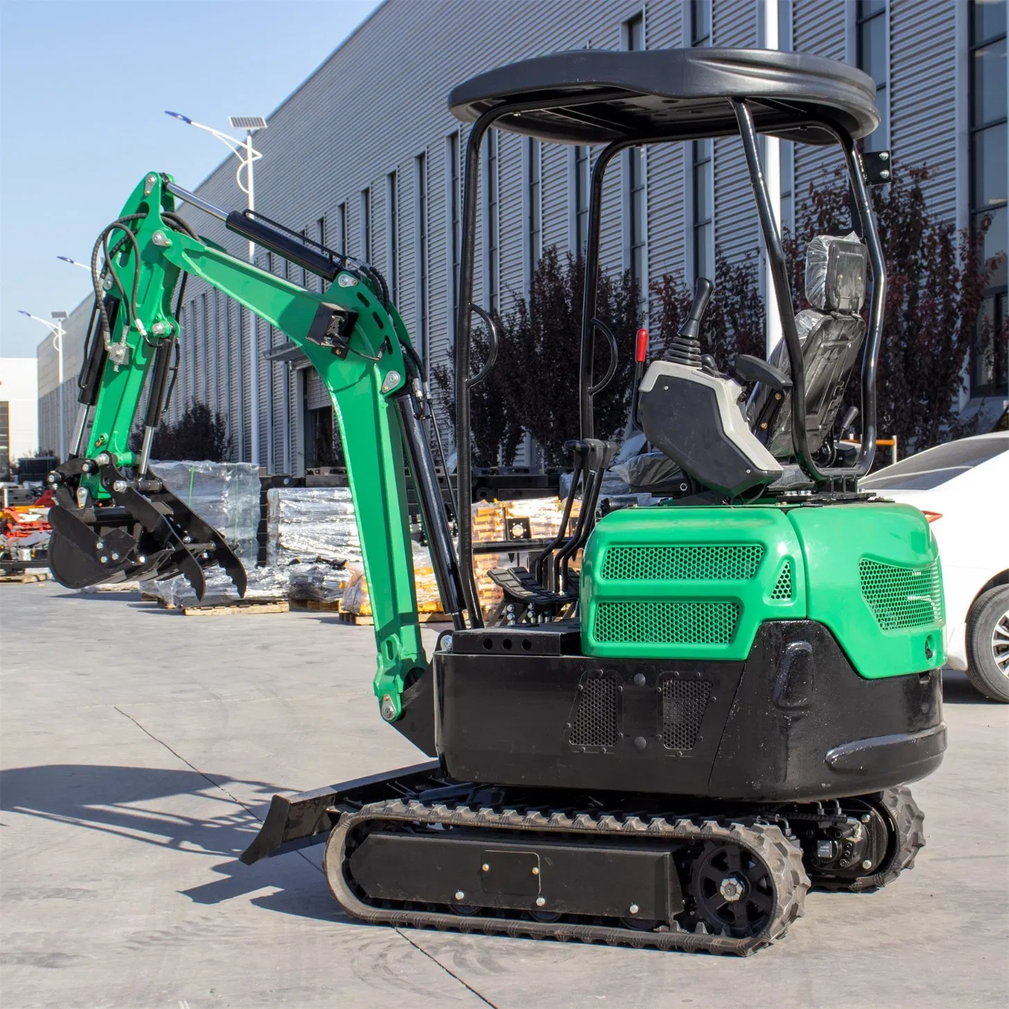 Cheap Price 2 Ton Mini Excavator with Retractable Track /Boom Swing &amp; Canopy