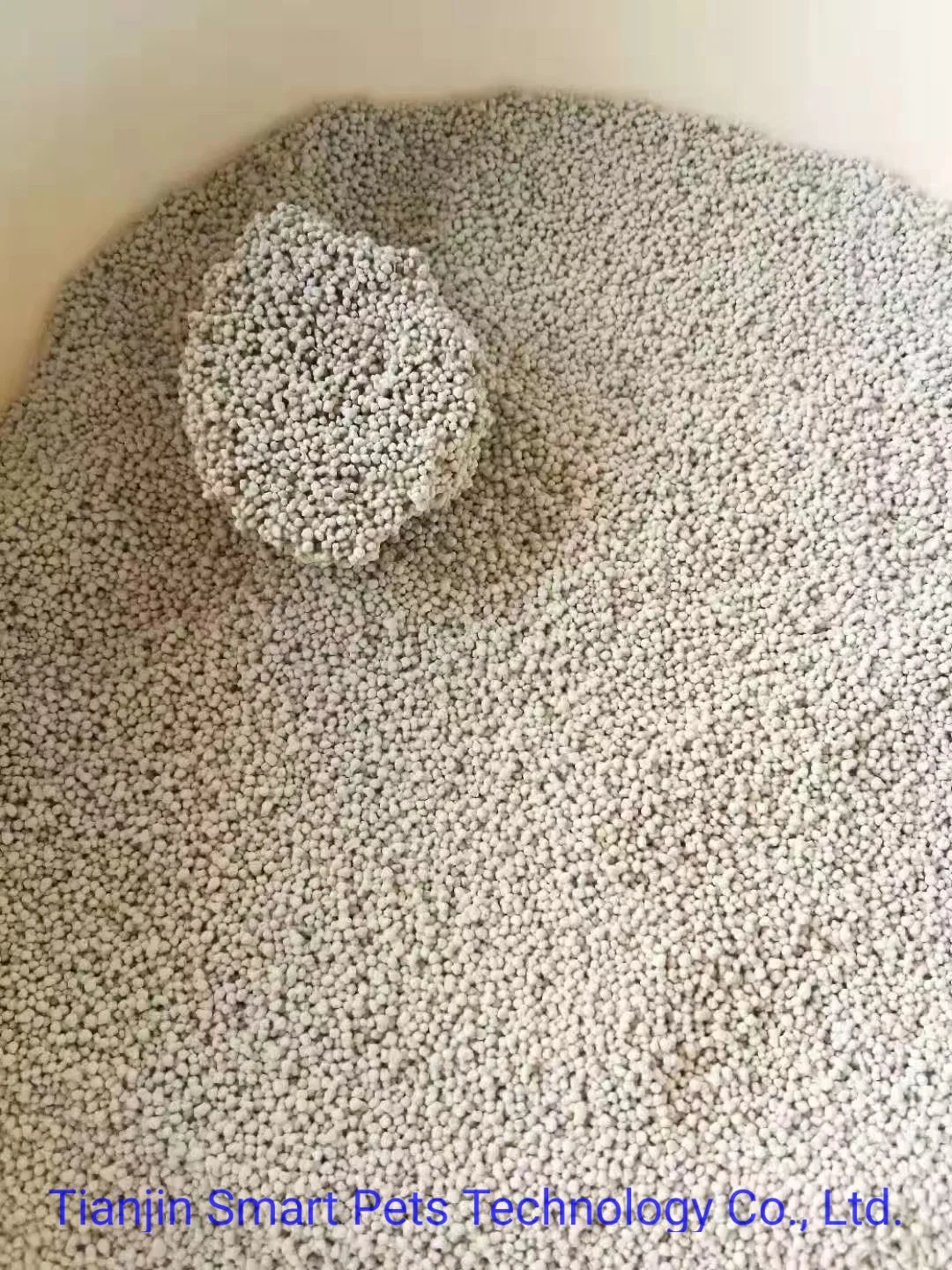 Areia para gatos ecológica que forma grumos, feita de bentonita natural
