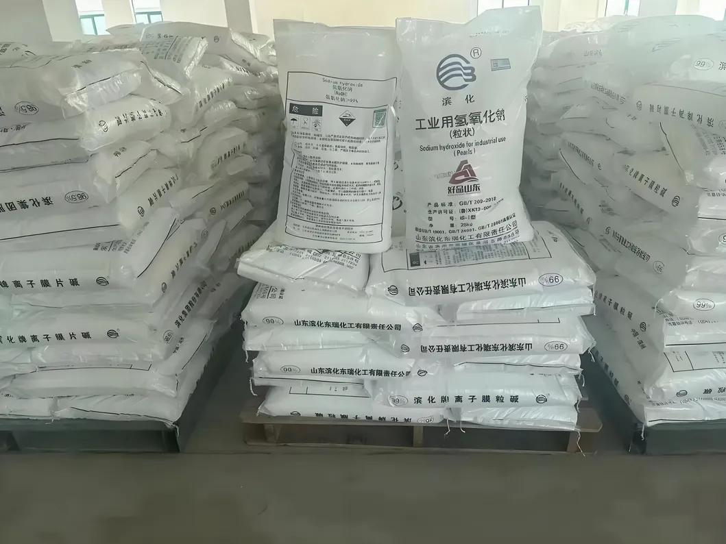 Perolas de Soda Cáustica 99% Pellets de Hidróxido de Sódio Industrial CAS 1310-73-2 para Fabricação de Sabão e Tratamento de Água
