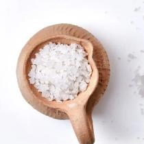Reagente Químico Naoh 99% Flocos/Pérolas de Soda Cáustica para a Indústria de Alumínio