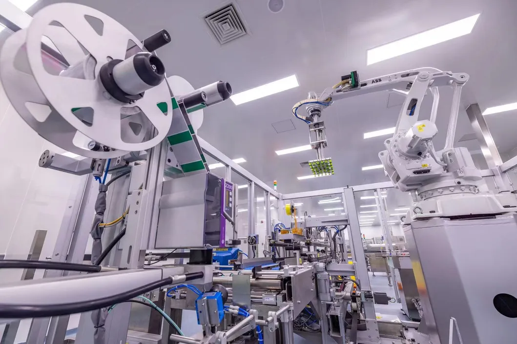 Processo de produção automatizado de toalhetes