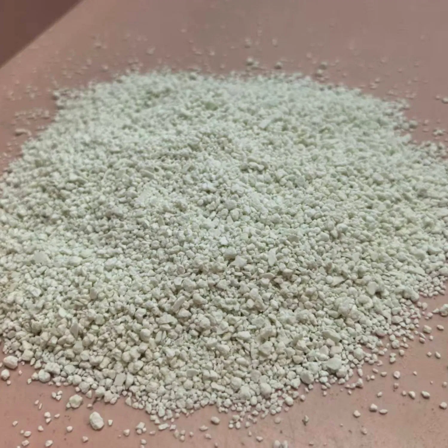 Areia para Gato à Base de Mandioca Proporciona Ação Antibacteriana Natural, Agregação Superior e Conforto para as Patas