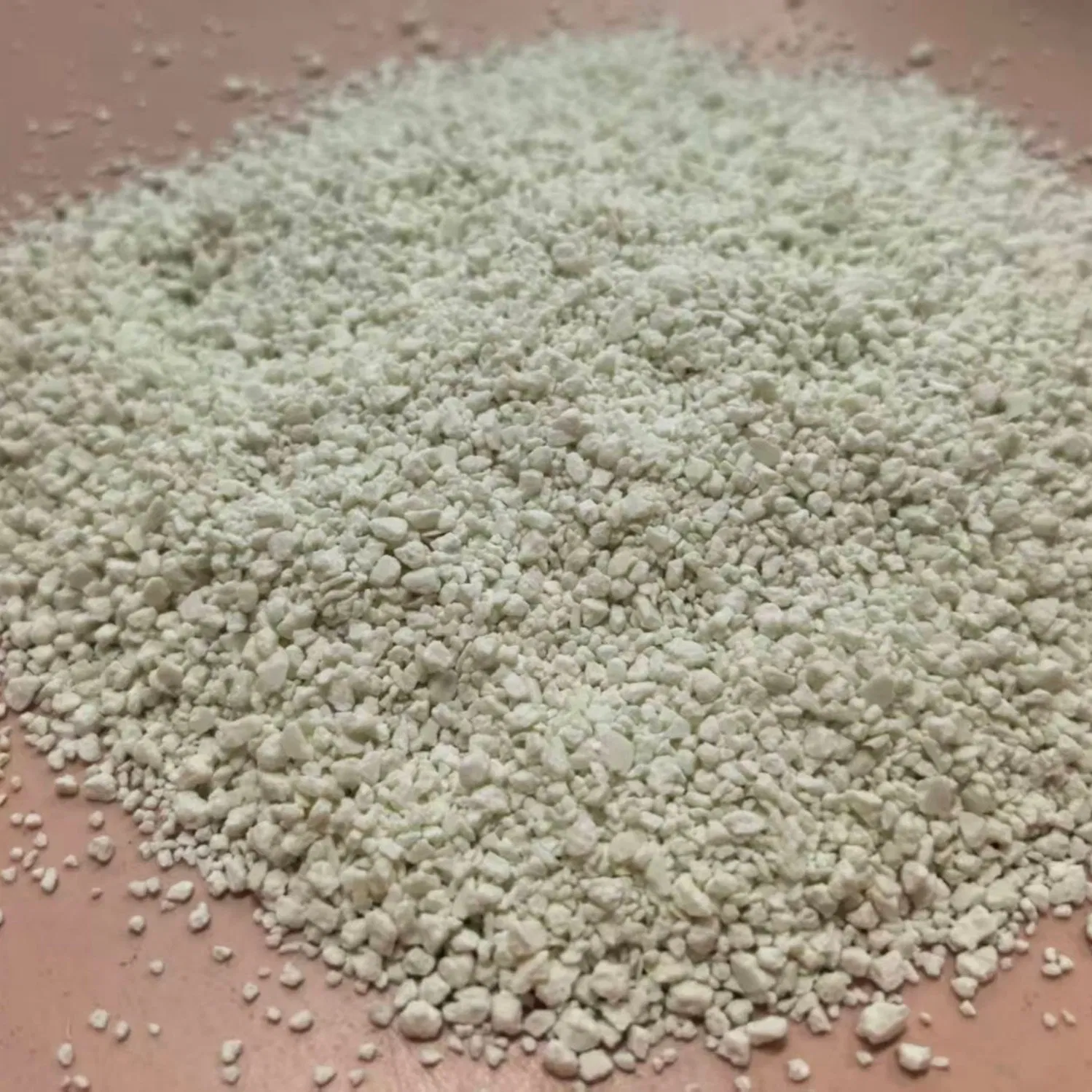 Areia para Gato à Base de Mandioca Proporciona Ação Antibacteriana Natural, Agregação Superior e Conforto para as Patas