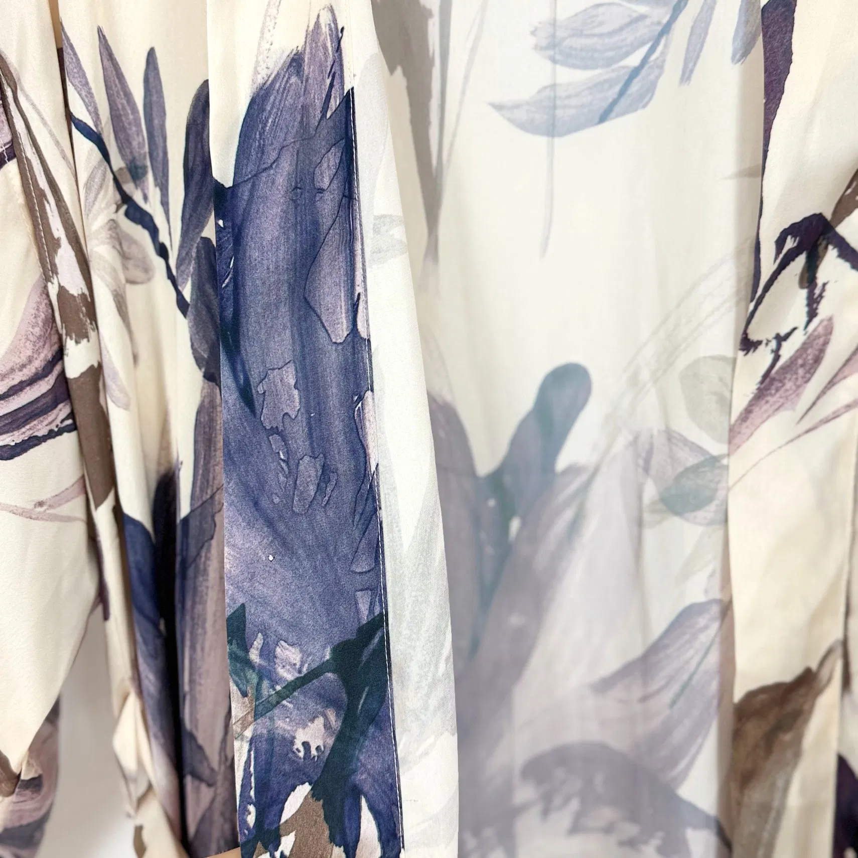 Conjunto de pijama personalizado de seda de verano de alta calidad, ajuste relajado para pedidos al por mayor