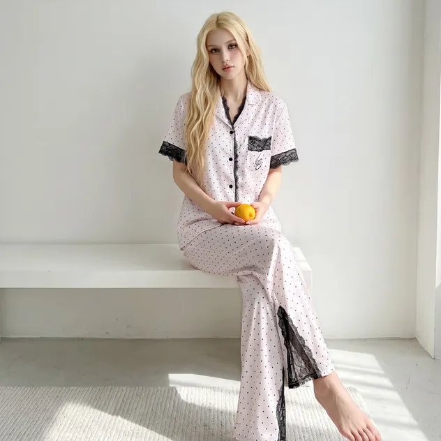 Detalle de pijama de seda 2