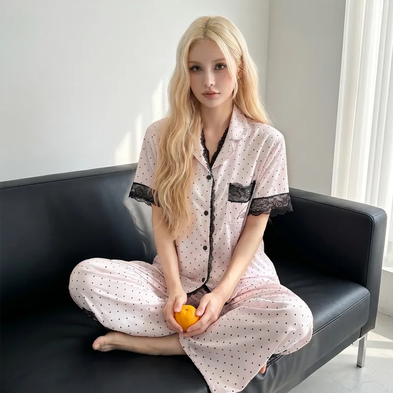 Conjunto de pijama de lujo delgado de verano con lunares de encaje de seda helada 3PCS de manga corta y pantalones cortos para mujeres