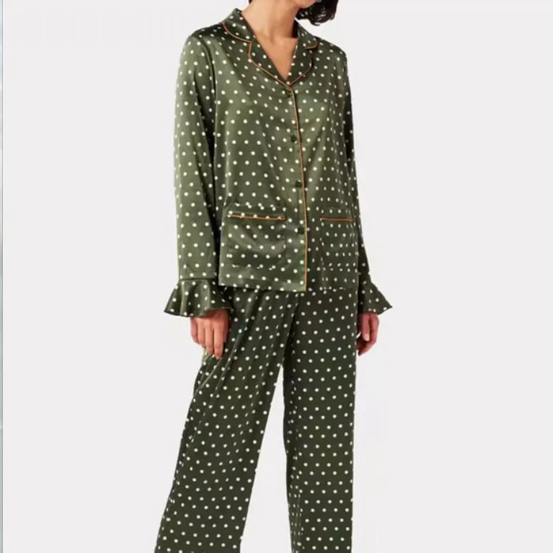 Conjunto de pijama de lujo francés para mujeres con mangas abullonadas de lunares verdes