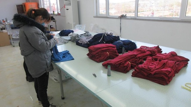 Proceso de confección y costura especializada en Bunx Clothing
