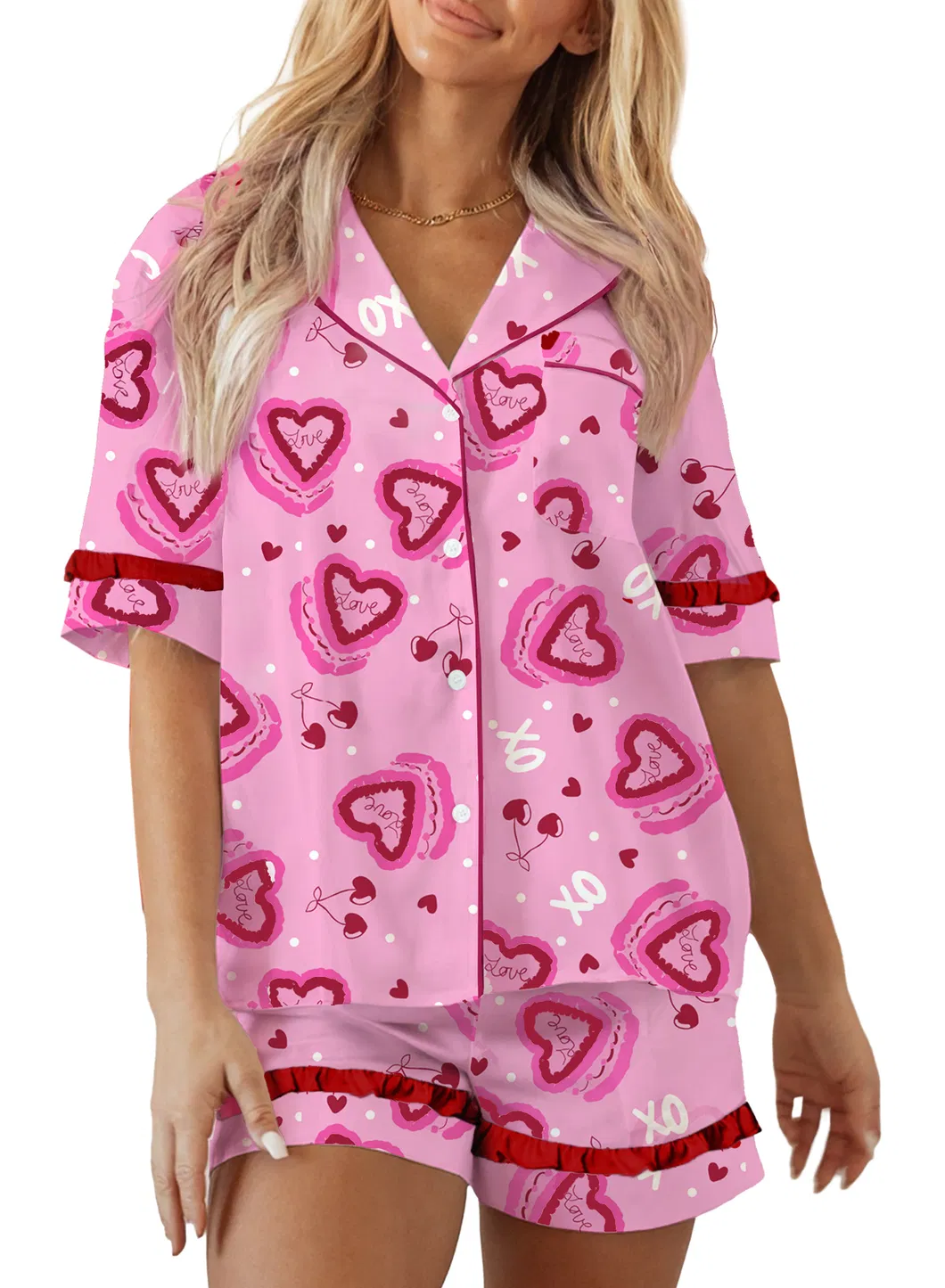 Detalle del estampado de corazones del pijama