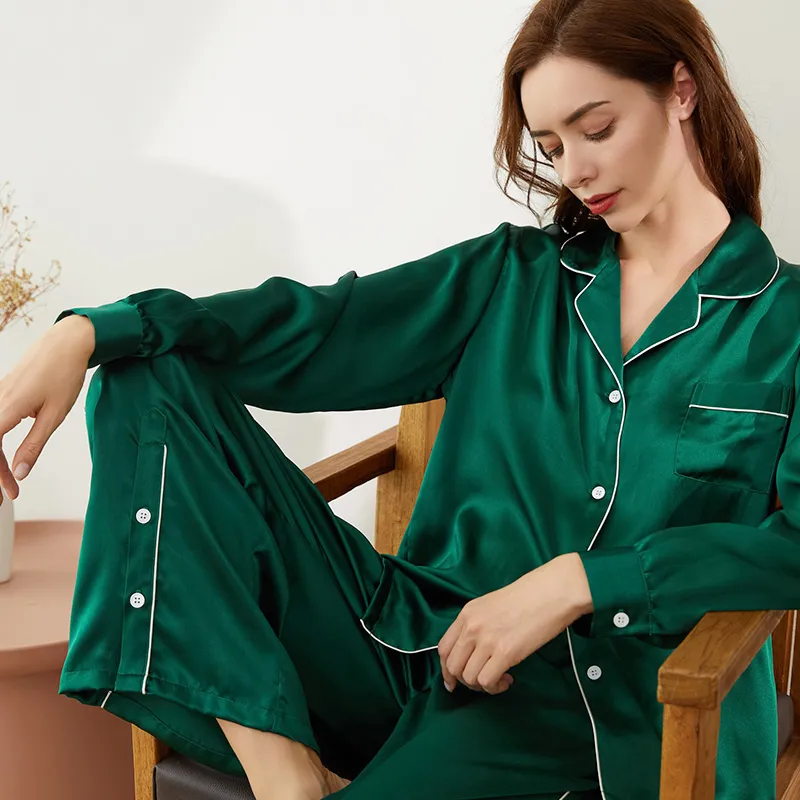 Pijamas de seda pura de lujo al por mayor 100% de seda de morera fabricados en fábrica con etiqueta personalizada