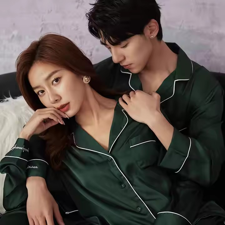 Lanzamiento de verano popular pijamas de pareja para mujeres de satén y hombres de seda XL, traje de ropa de casa unisex plus