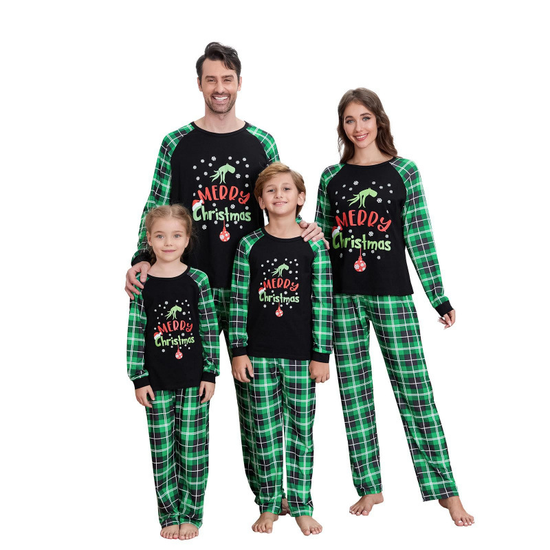 Conjunto de pijamas familiares con patrón de árbol de Navidad, ropa de dormir cálida para el invierno
