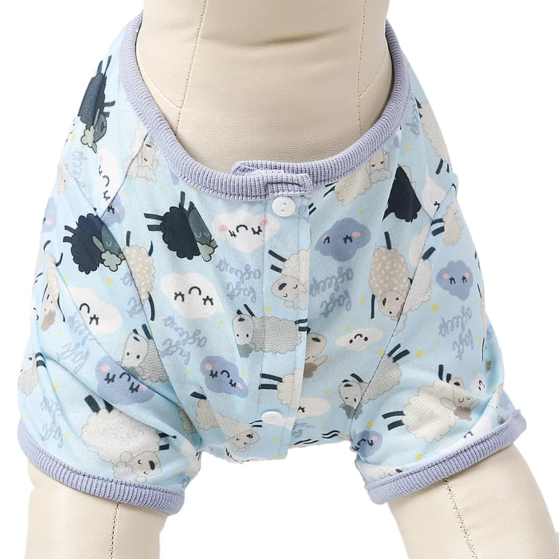 Detalle de costura y acabados del pijama