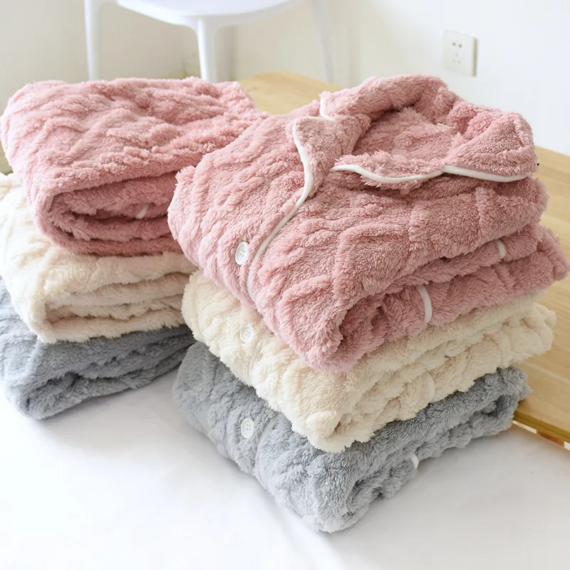 Venta caliente de fábrica, pijamas de coral de terciopelo cálido y casual, ropa de casa suave y cómoda para hombres y mujeres, ideal para relajarse a diario