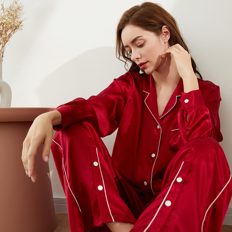 Pijamas de seda pura de lujo al por mayor 100% de seda de morera fabricados en fábrica con etiqueta personalizada
