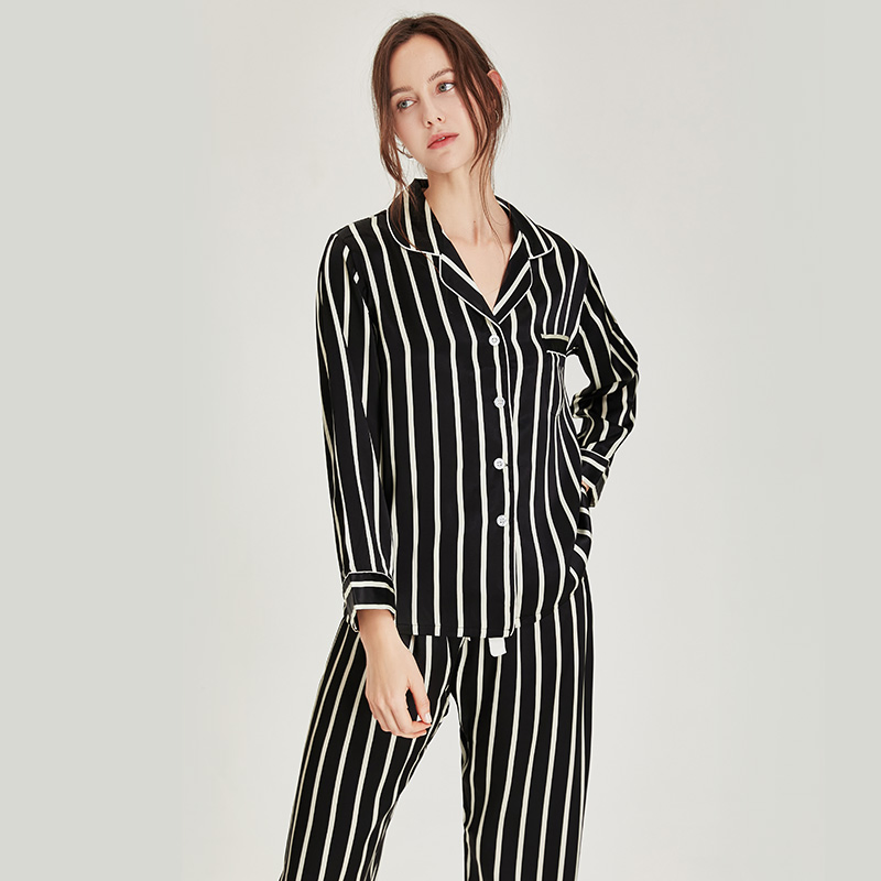 Fabricante de lujo, pijama de seda impresa de seda de morera en oferta con marca personalizada