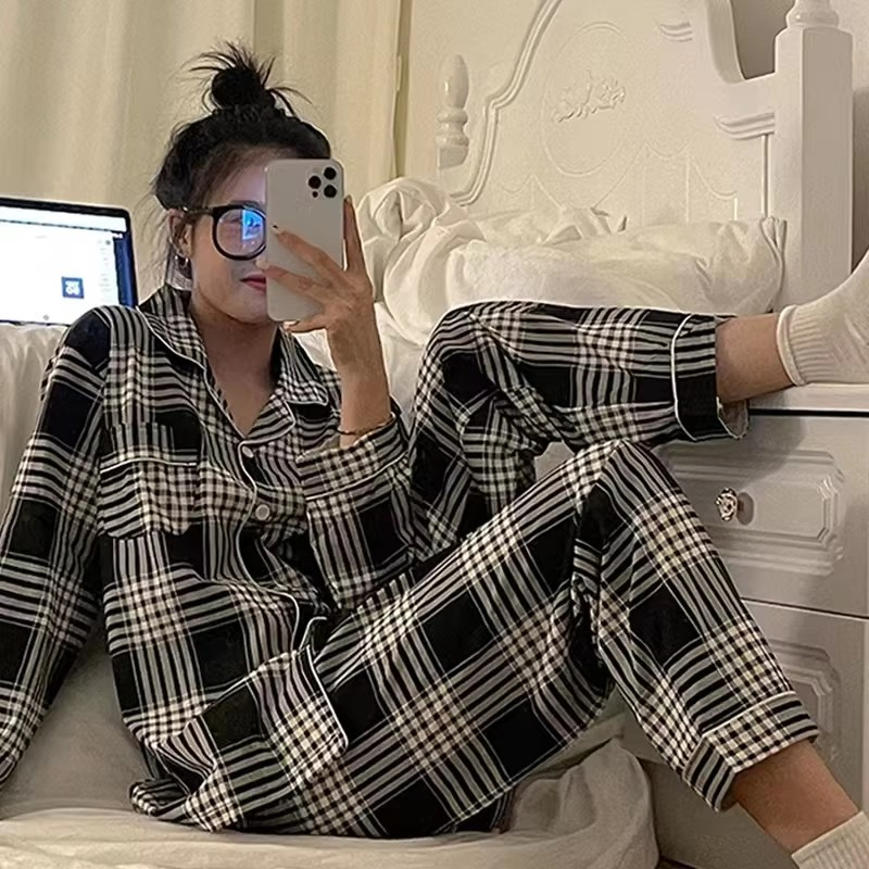 Pijamas de seda de simulación para hombres y mujeres, cardigan de manga larga con solapa para hombres y mujeres, seda helada, servicio de hogar de otoño