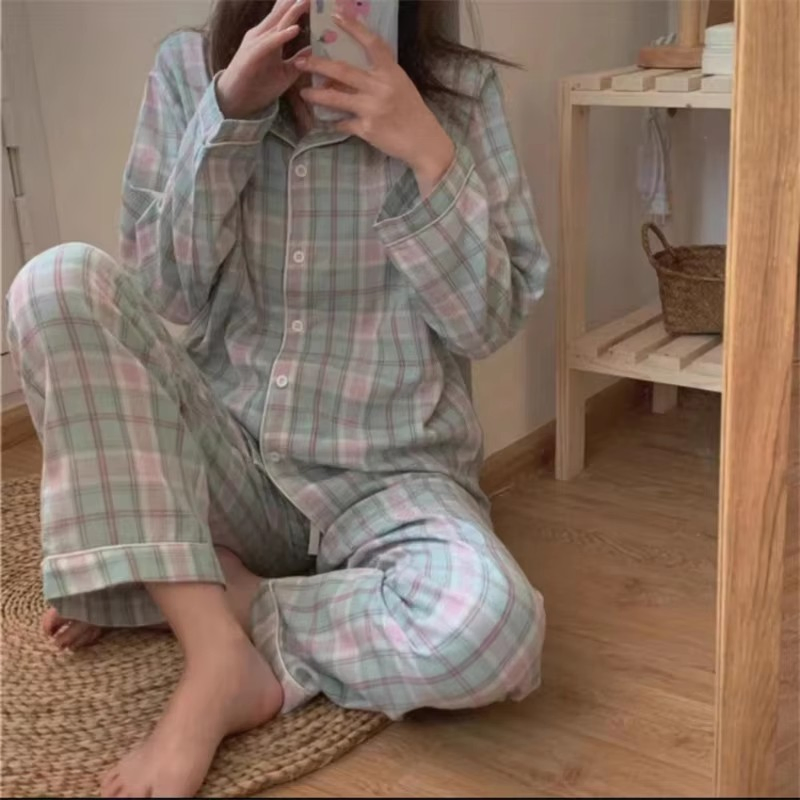 Pijamas de seda de simulación para hombres y mujeres, cardigan de manga larga con solapa para hombres y mujeres, seda helada, servicio de hogar de otoño