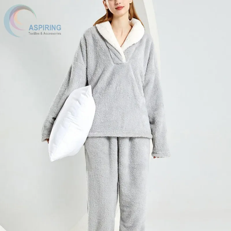 Conjunto de pijama de mujer de algodón de terciopelo grueso y cómodo para invierno