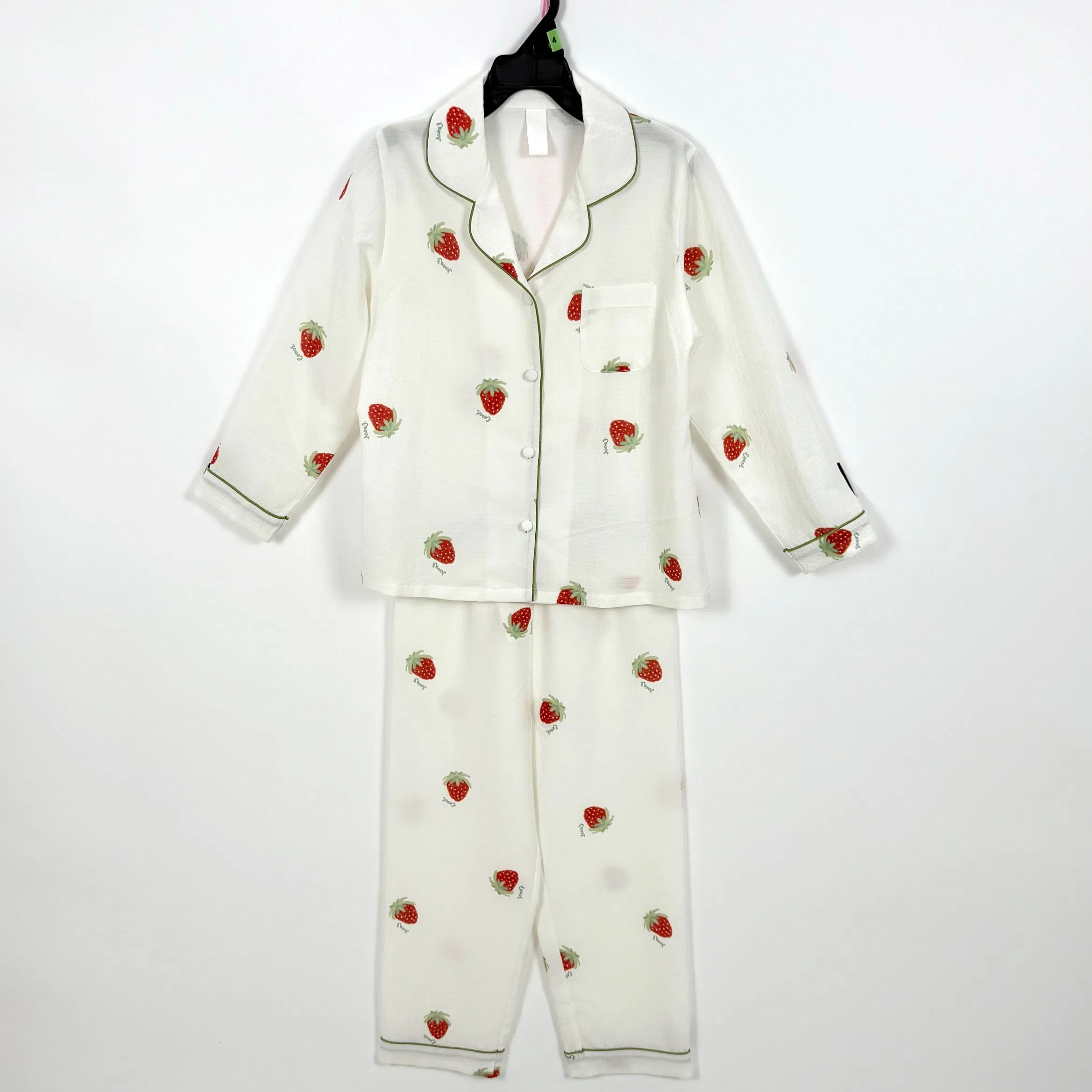 Compra al por mayor de un conjunto de pijama de seda personalizado de verano asequible y de corte holgado
