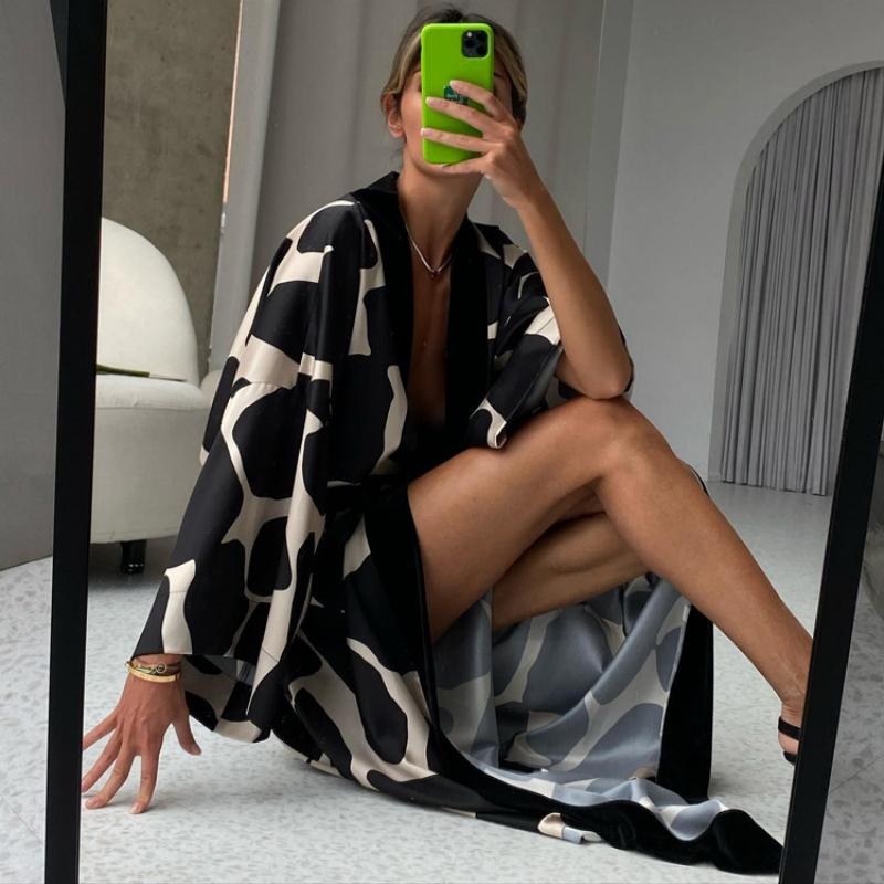 Conjunto de pijama para mujeres de tallas grandes con bata de manga larga, atuendo diario