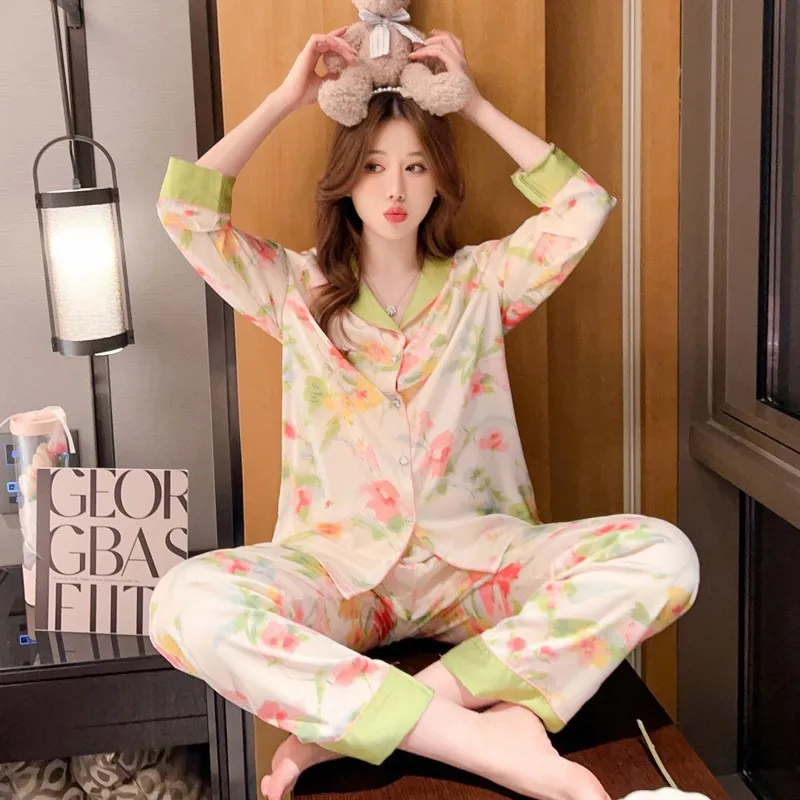 Pijamas de satén de primavera para mujer con estampado de flores