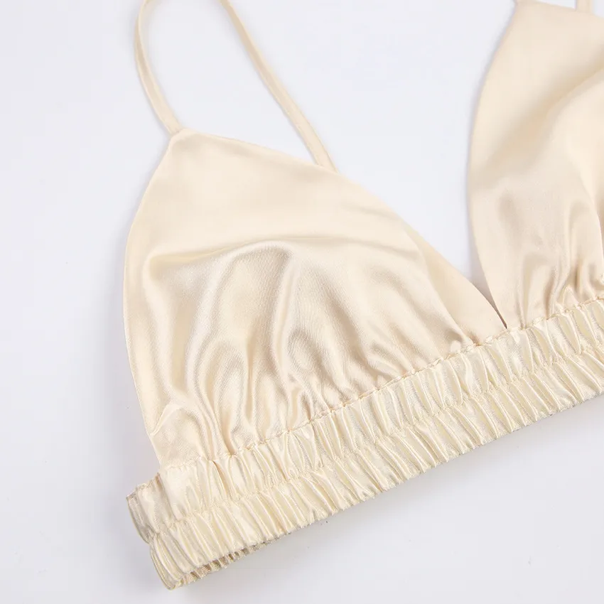 Pijama de seda fina tono champagne para mujer