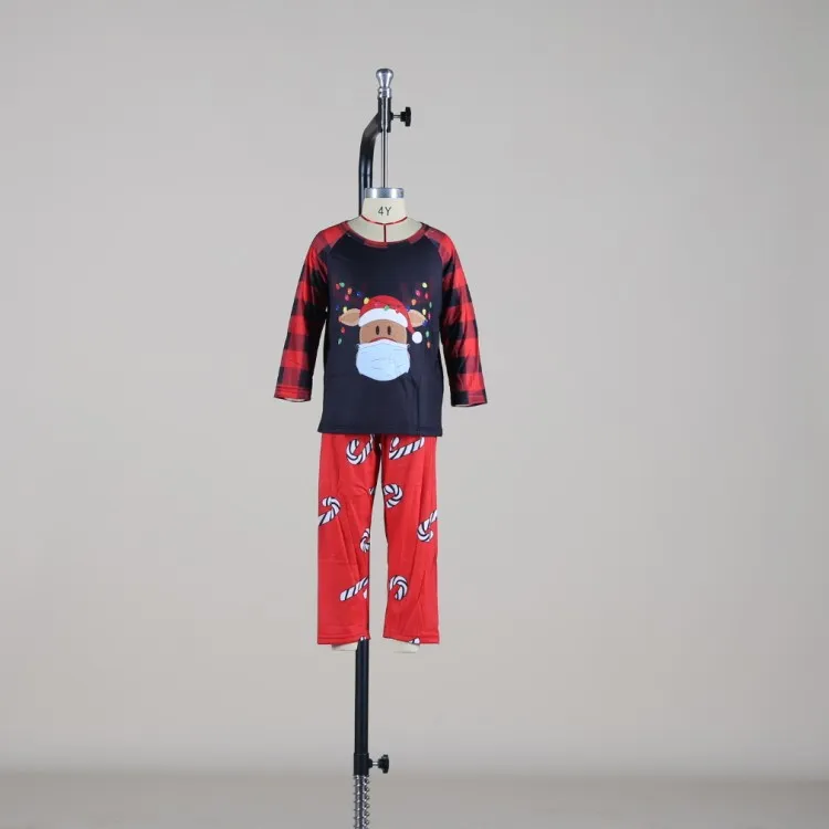 Pijamas de vacaciones a medida con estampado de cuadros para reuniones familiares