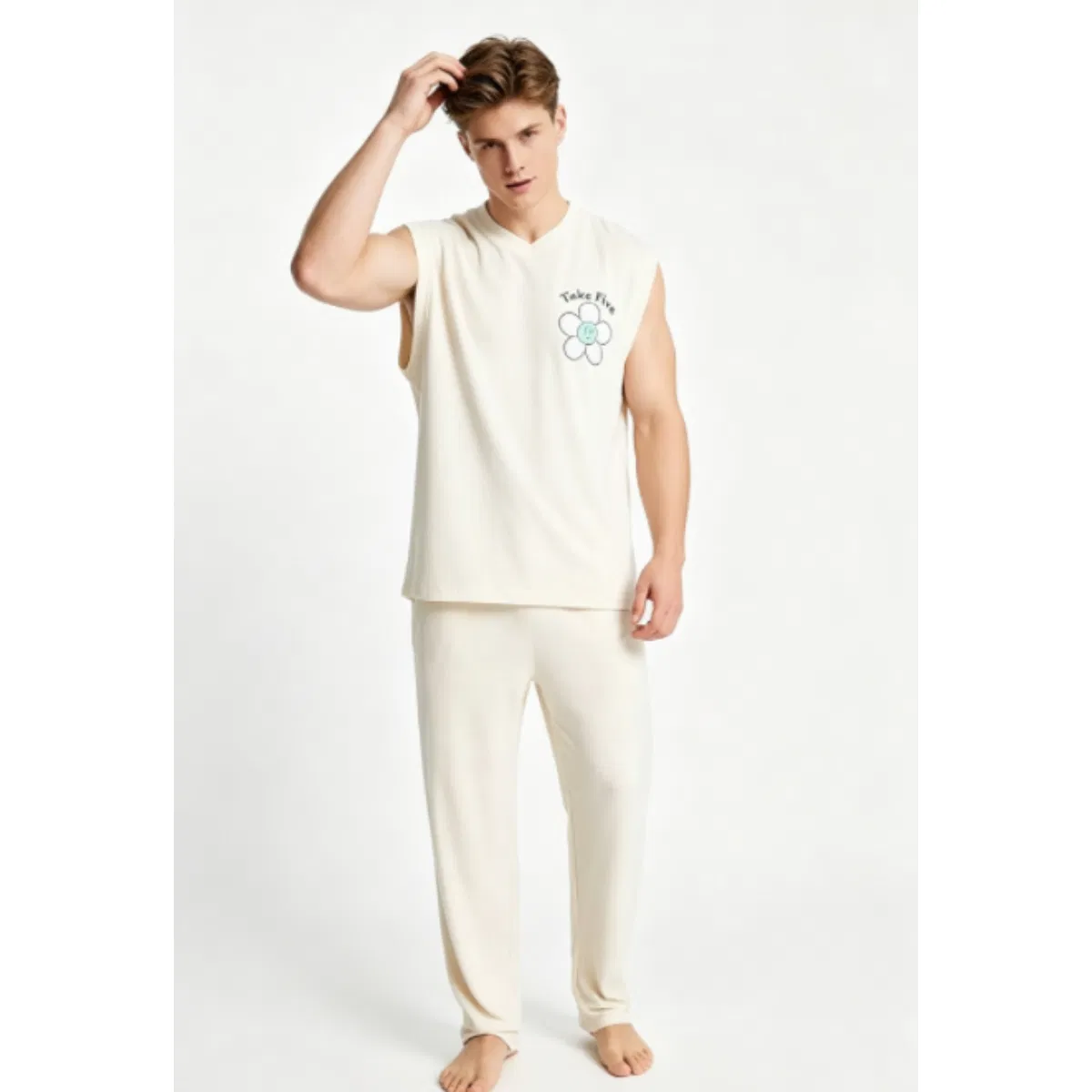 Detalle de pijama de lujo para hombres vista 3
