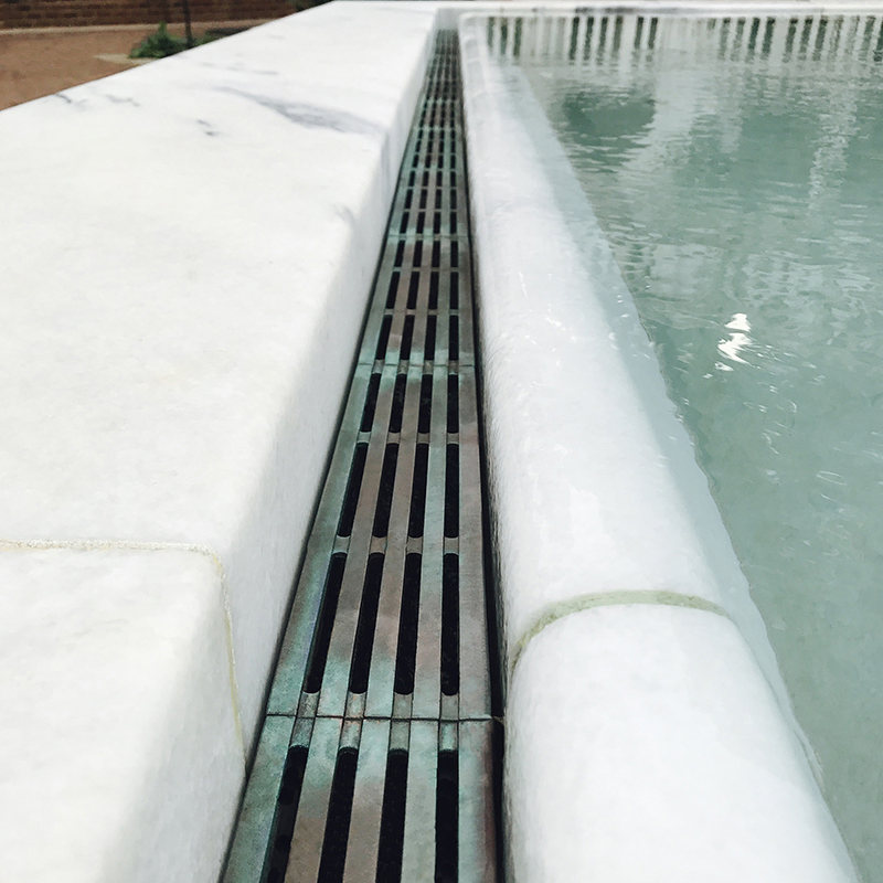 Stylish Cast Iron Drain Grating with Size and Color Customization