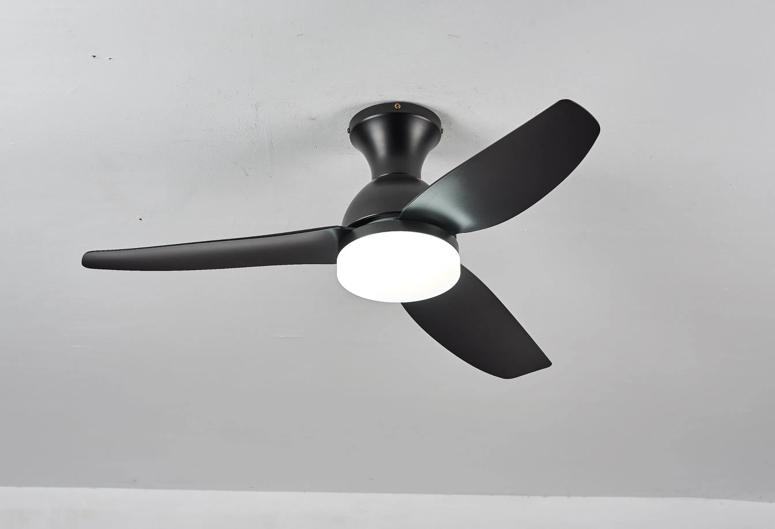 Cost Effective Safe Use Quiet Operation LED Fan Light for Dining Room