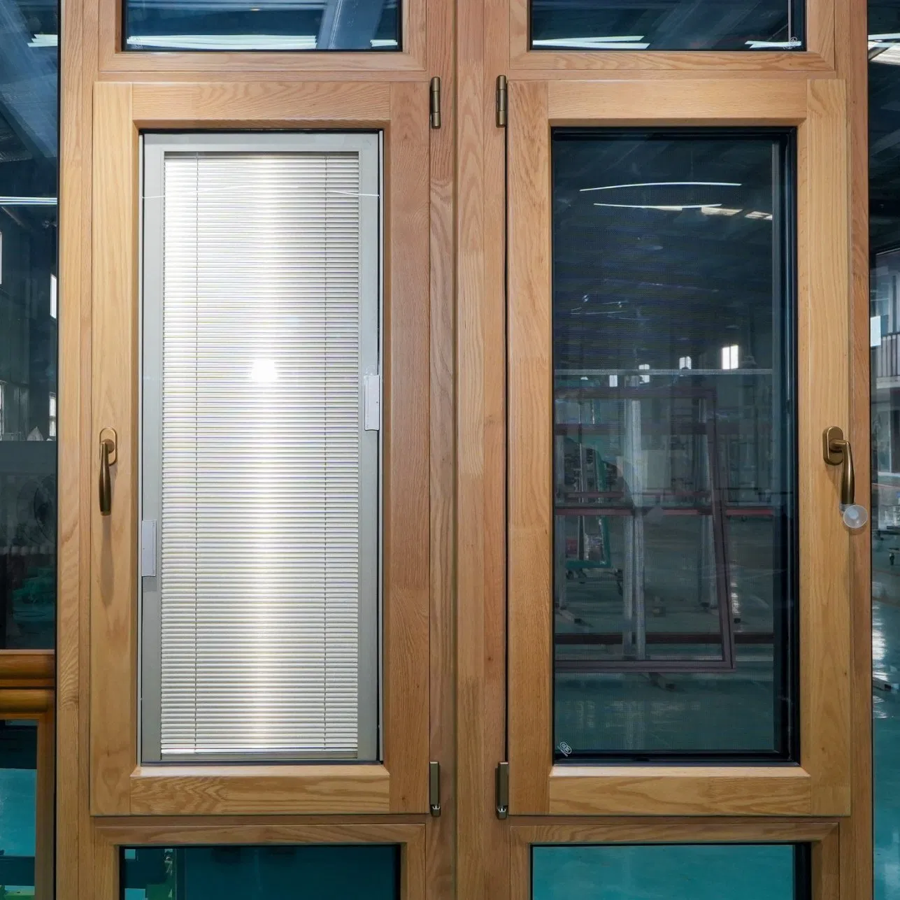 Good Thermal Insulation Sound Insulation High Protective Properties Aluminum Clad Wooden Window Shutter Window Casement Window
