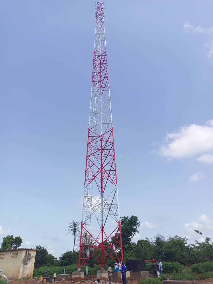 Angular Self-Supporting Steel Telecom Tower with WiFi Antenna with Customization