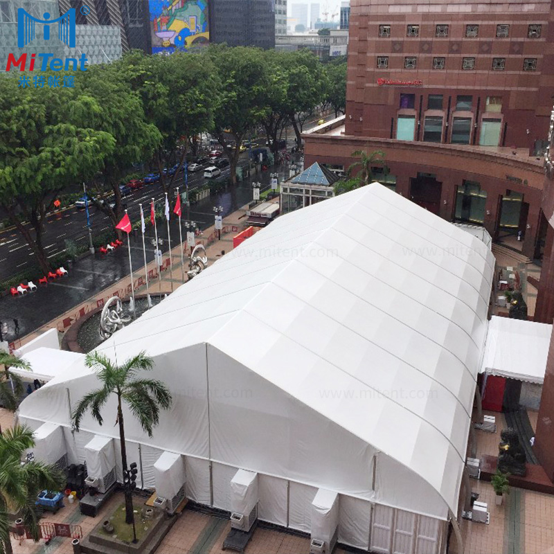 Fashion Curved Canopy Tent for Outdoor Weddings and Large Gatherings