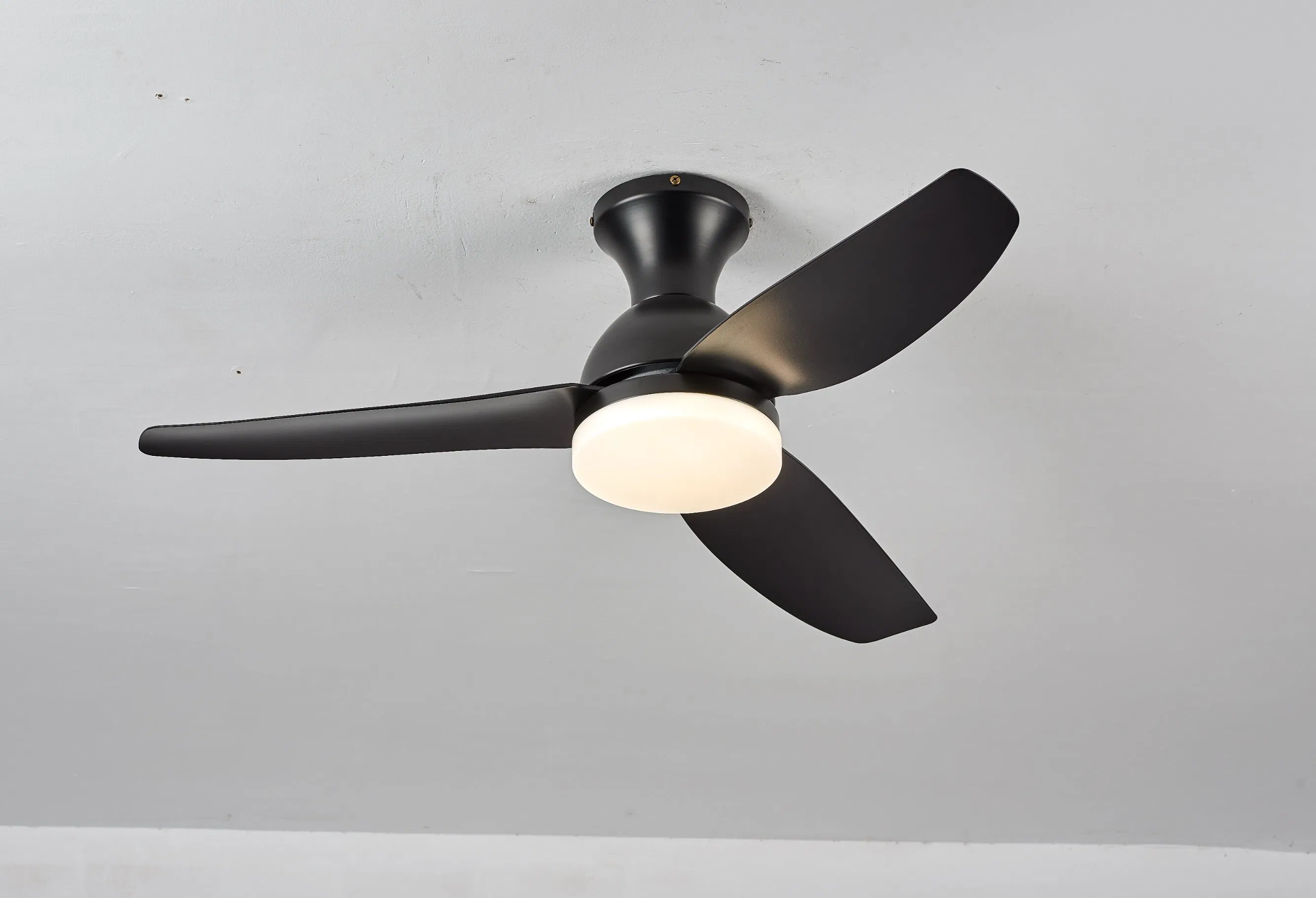 Cost Effective Safe Use Quiet Operation LED Fan Light for Dining Room
