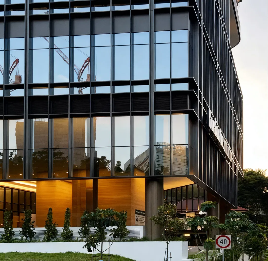 Full Glass Curtain Wall