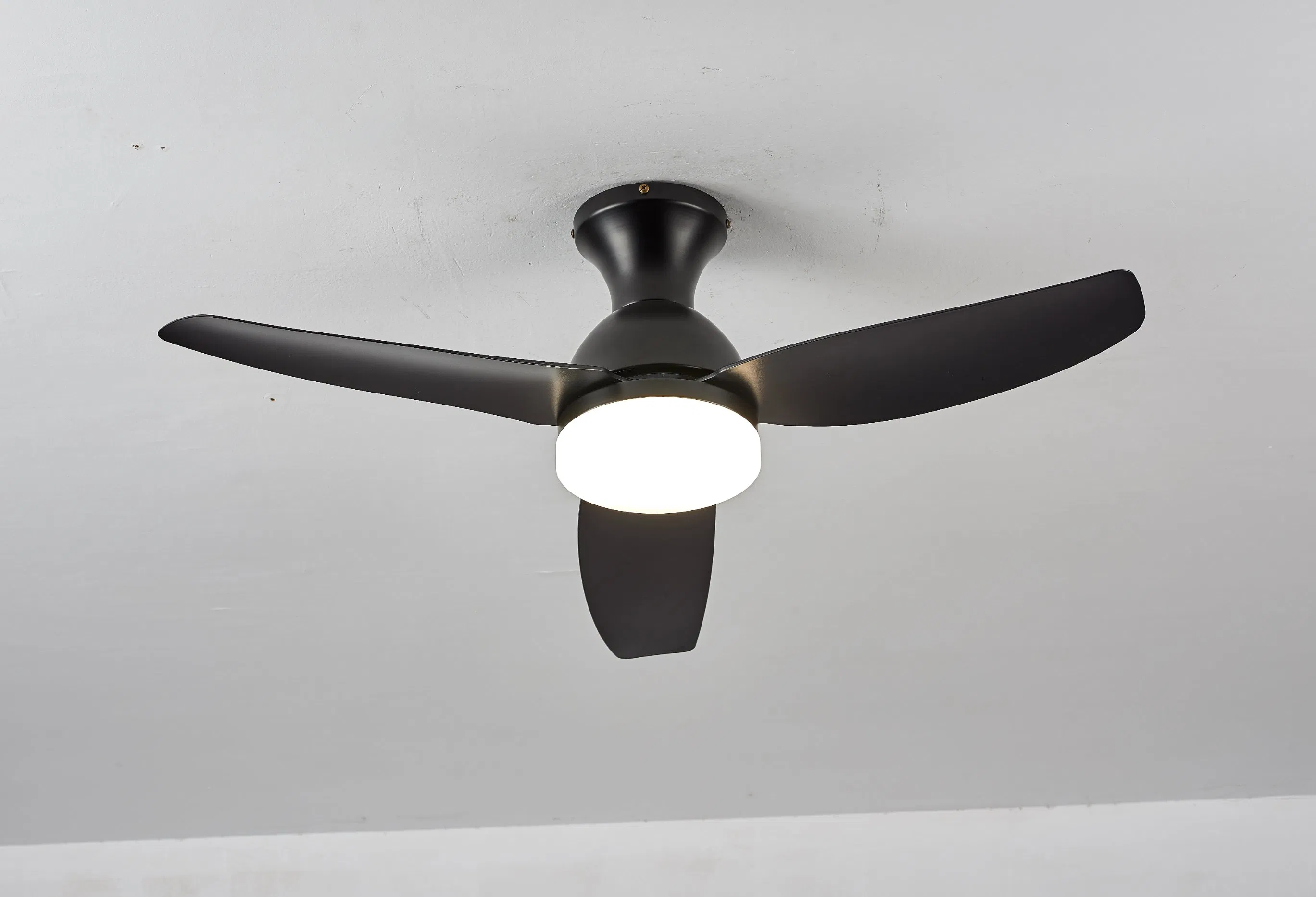 Cost Effective Safe Use Quiet Operation LED Fan Light for Dining Room