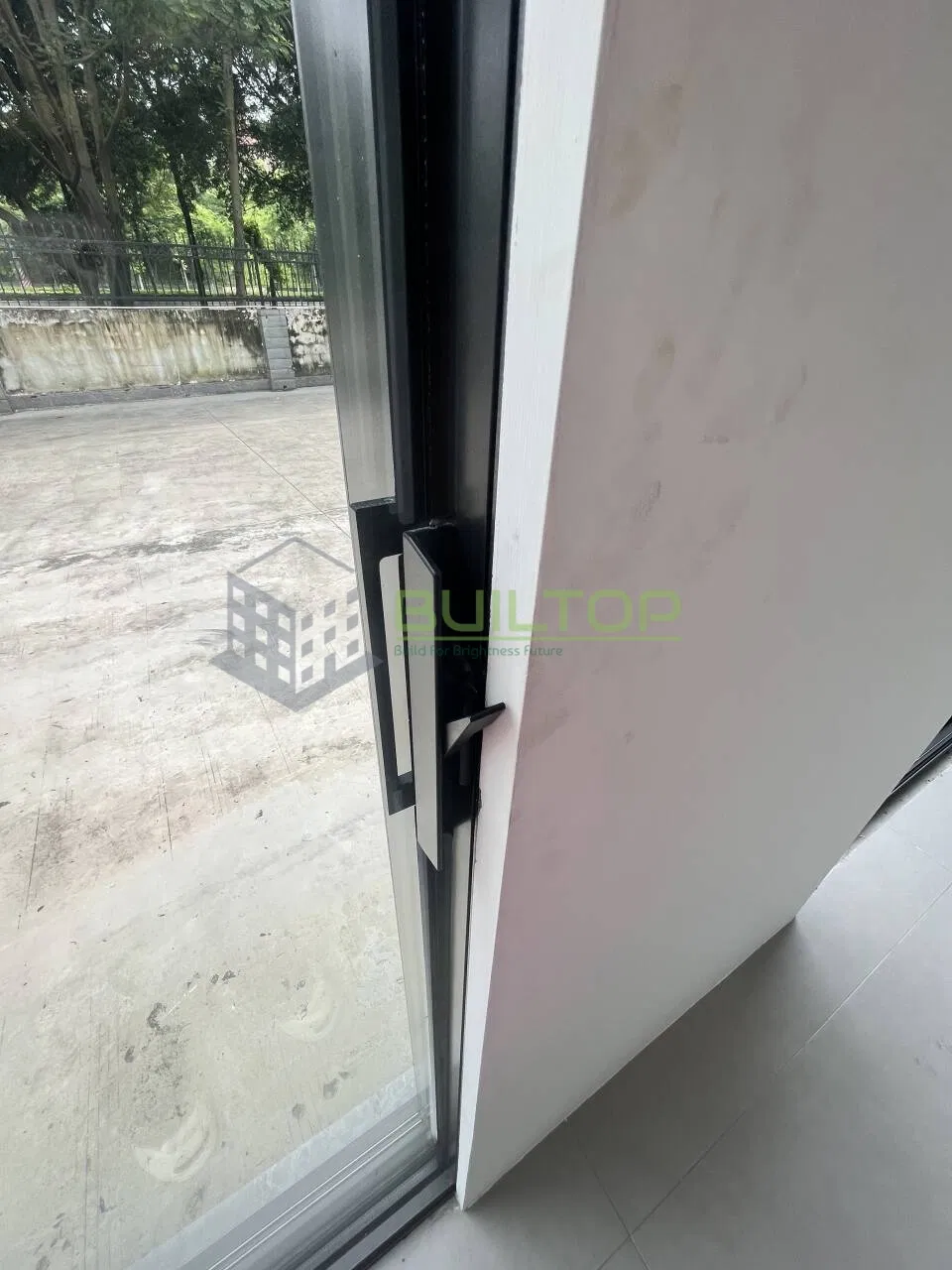 Premium Soundproof Panoramic Sliding Glass Doors for Energy Efficiency