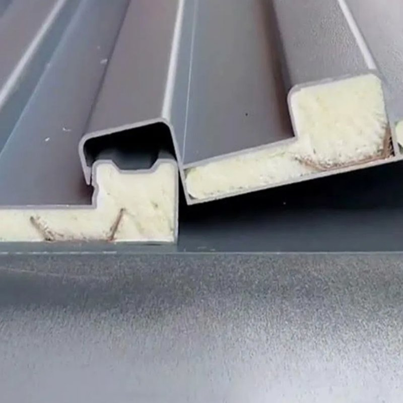 Aluminum Corrugated Roof Sandwich Board Exterior Great Wall Profile Aluminum Thermal Insulation PU Wall Panel Roofing Tile for Industrial Buildings