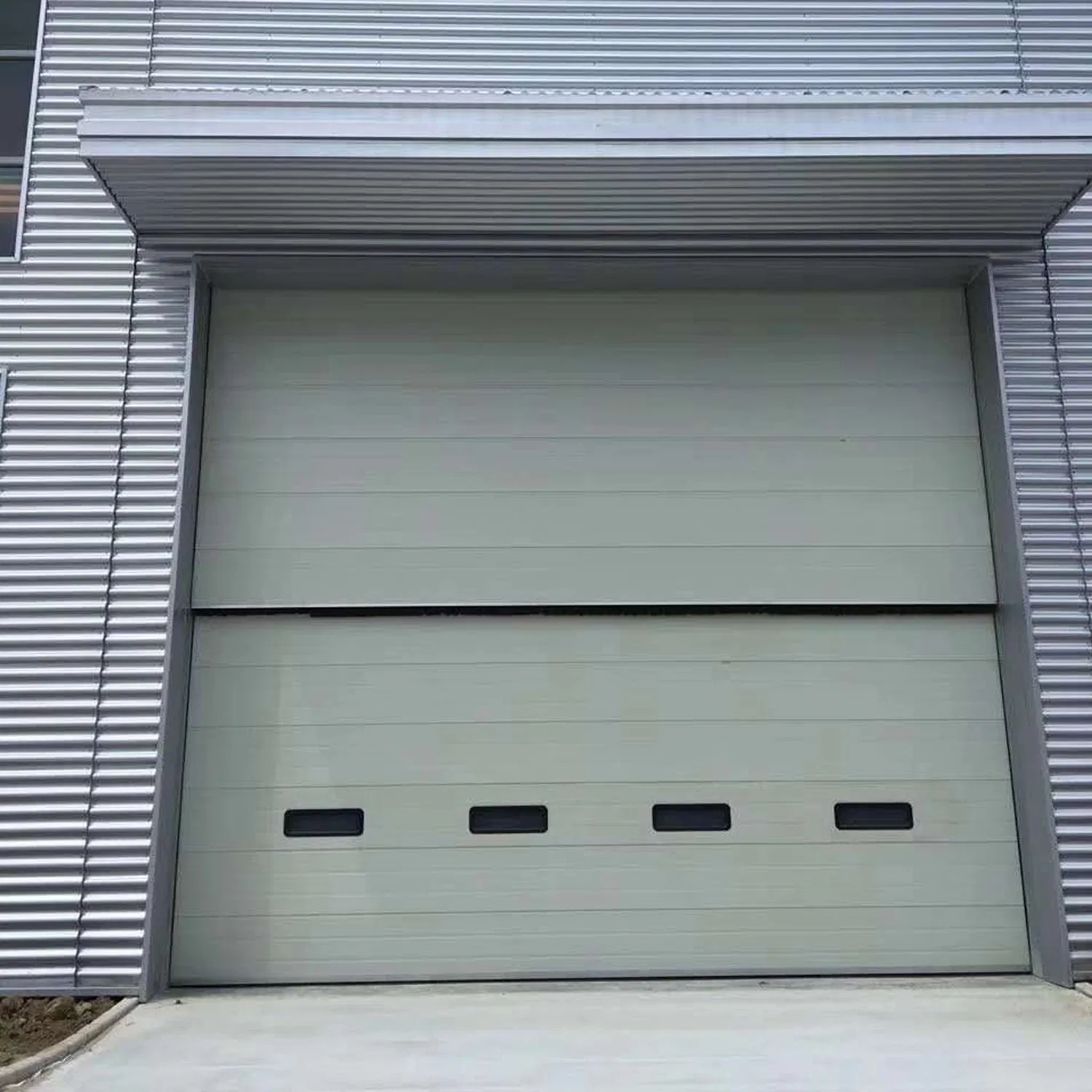 Premium Alloy Insulated Insulation Electric Rapid Roller Industrial Sectional Doors for Energy Efficiency