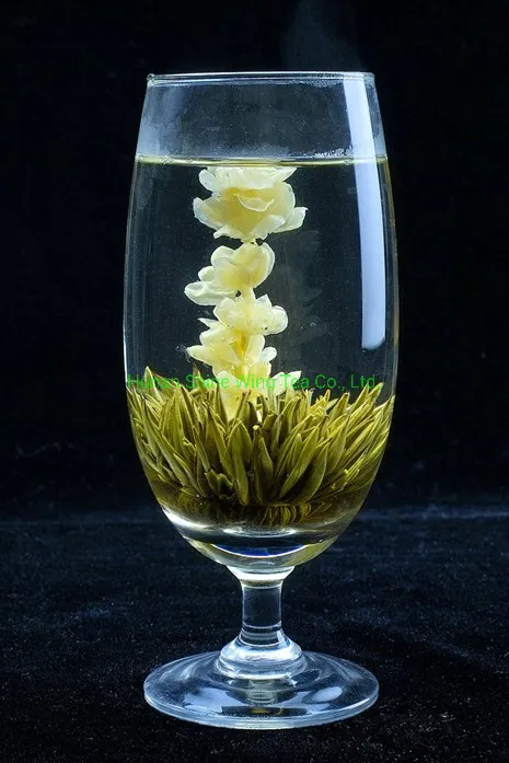 Organic Artist Blooming Tea Close-up