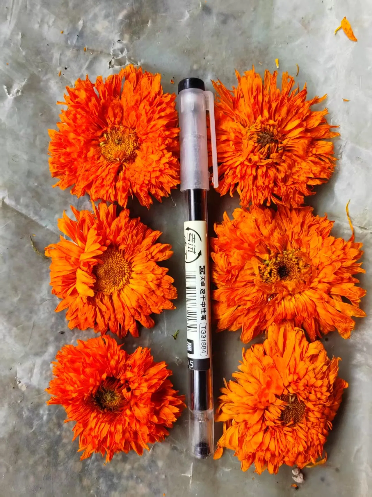 Translation Results: Natural Orange Blossom, Calendula, Dried Flowers, Herbal Bath Cosmetics, Soap, Candles, Tea Ornaments, Health Tea