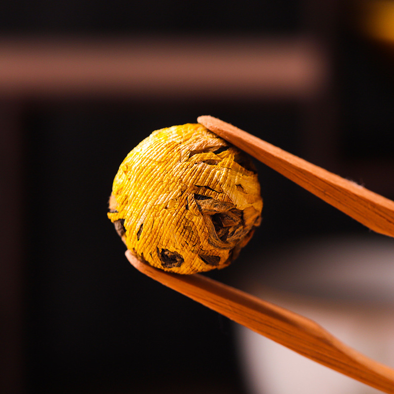 8g Golden Chrysanthemum Yunnan Raw Puerh Herbal Sheng Puer Drgaon Ball Tea