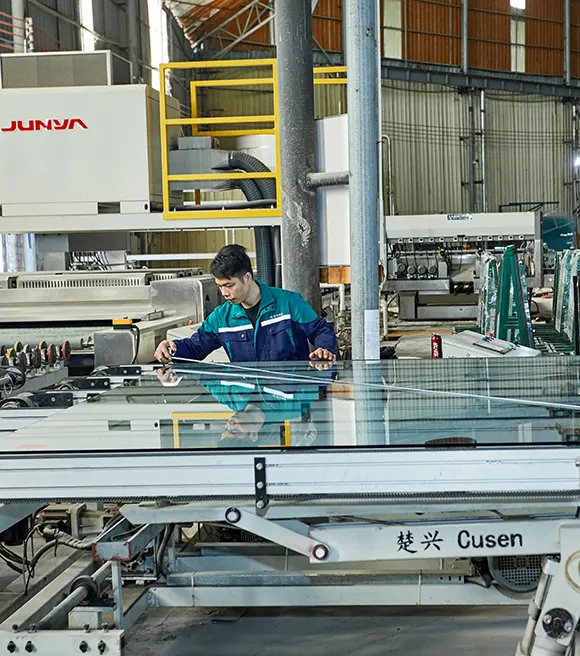 BYG Glass final quality inspection and product testing laboratory