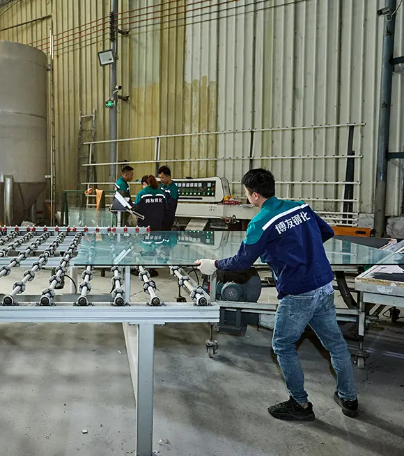 BYG Glass professional container loading and export packaging team