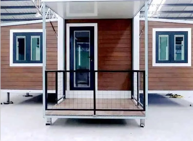 Versatile Modular Tiny House for Mobile Living Spaces