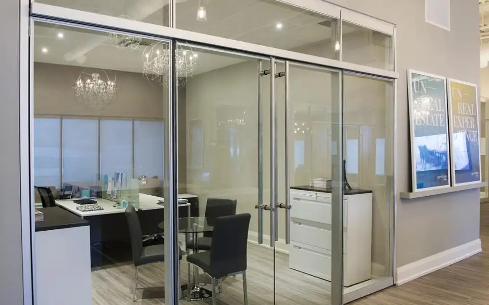 Modern Design 12mm Modular Prefab Office Partition Walls Interior &Exterior Walls with Casement Door